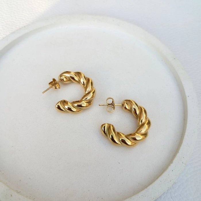 Twisted hoops