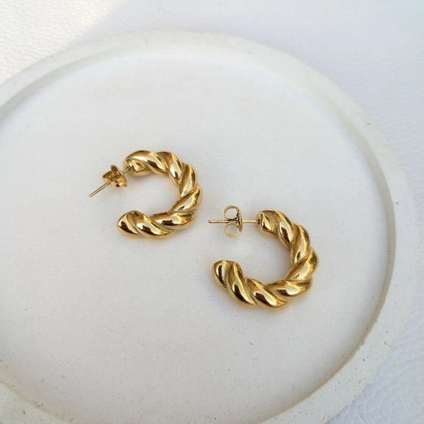 Twisted hoops