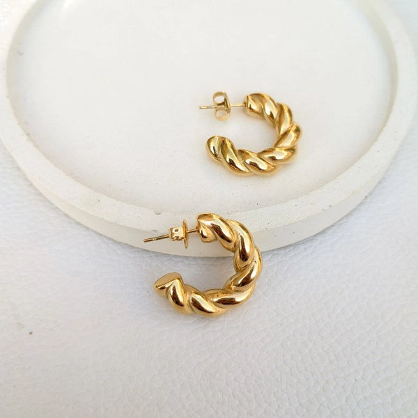 Twisted hoops