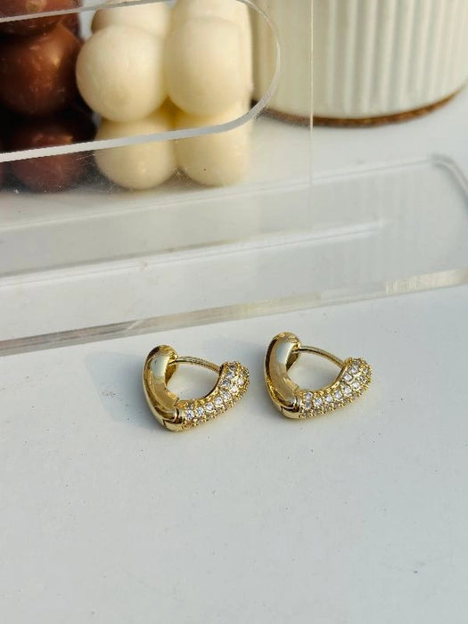 Studded triangle hoops