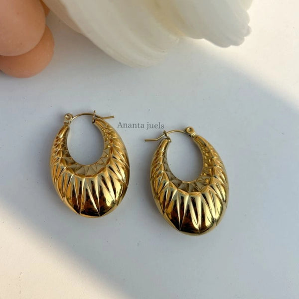 Chunky oval hoops