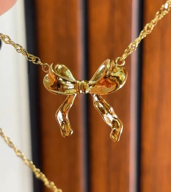 Bow necklace