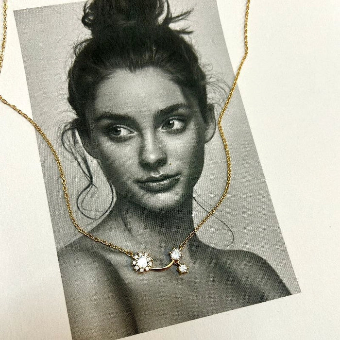 Daisy necklace