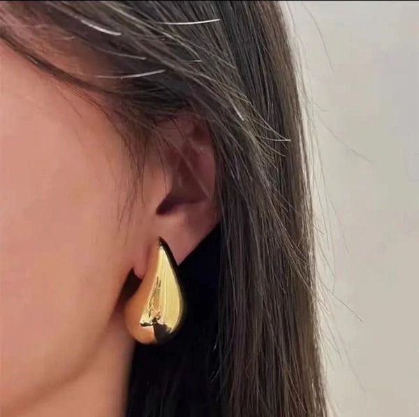 Water drop earrings