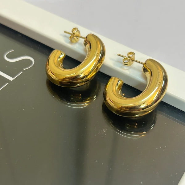 Cristina hoops