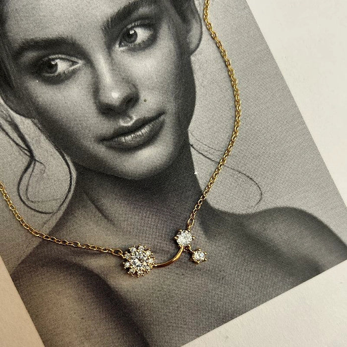 Daisy necklace
