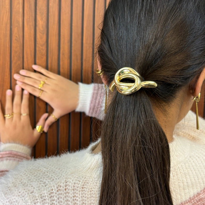 Knot shape rubber band