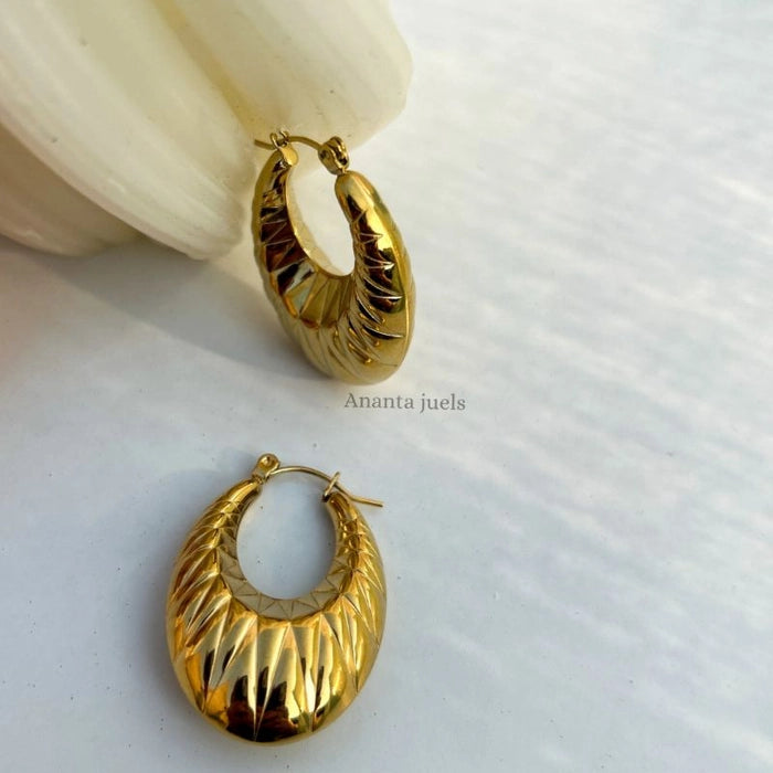 Chunky oval hoops