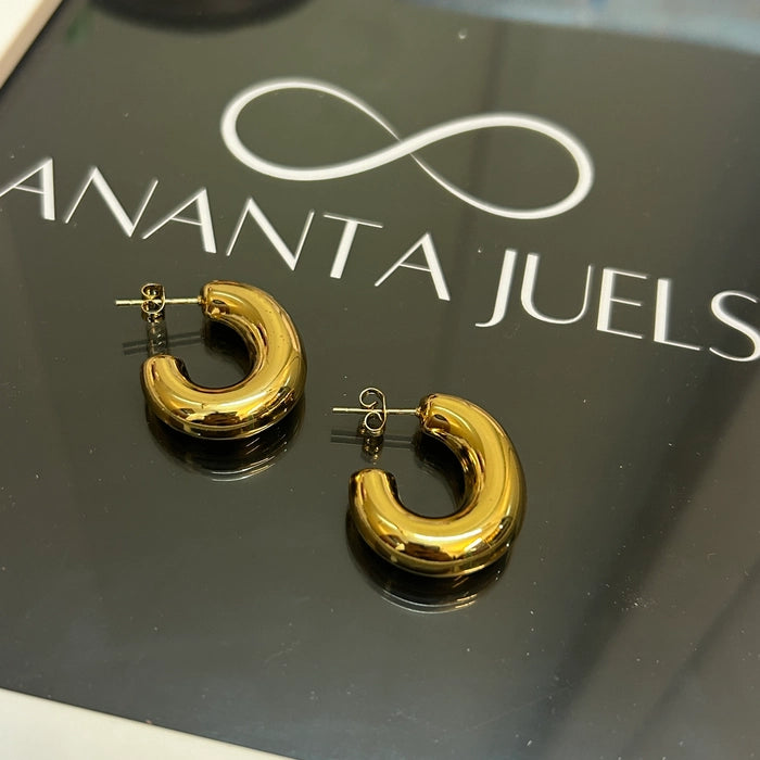 Cristina hoops